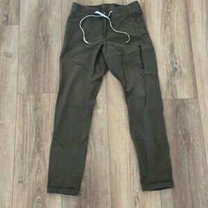 Vuori men’s ripstop pant